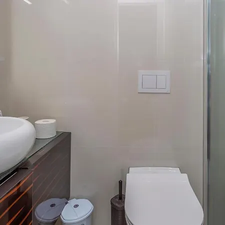 Apartment Lovely In With Wifi